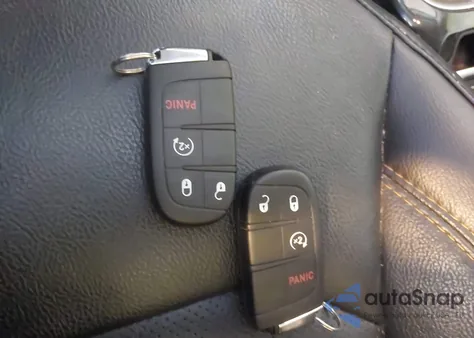 2019 Jeep Compass Limited 4X4 из США, поврежденный, VIN 3C4NJDCB1KT854198